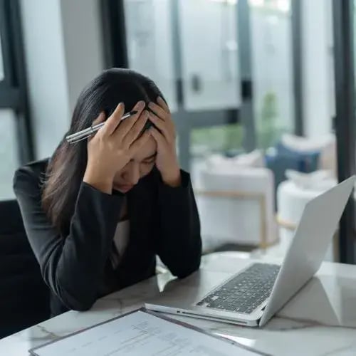 Baja por estrés laboral: cómo conseguirla, lo que puede durar y cuánto se cobra