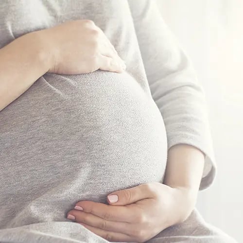 ¿Hay ayudas por embarazo y lactancia?