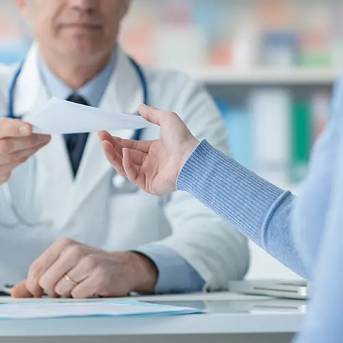 ¿Qué diferencia hay entra alta médica y administrativa?
