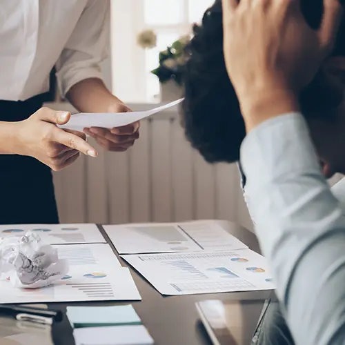 ¿Me pueden echar del trabajo por una falta grave?